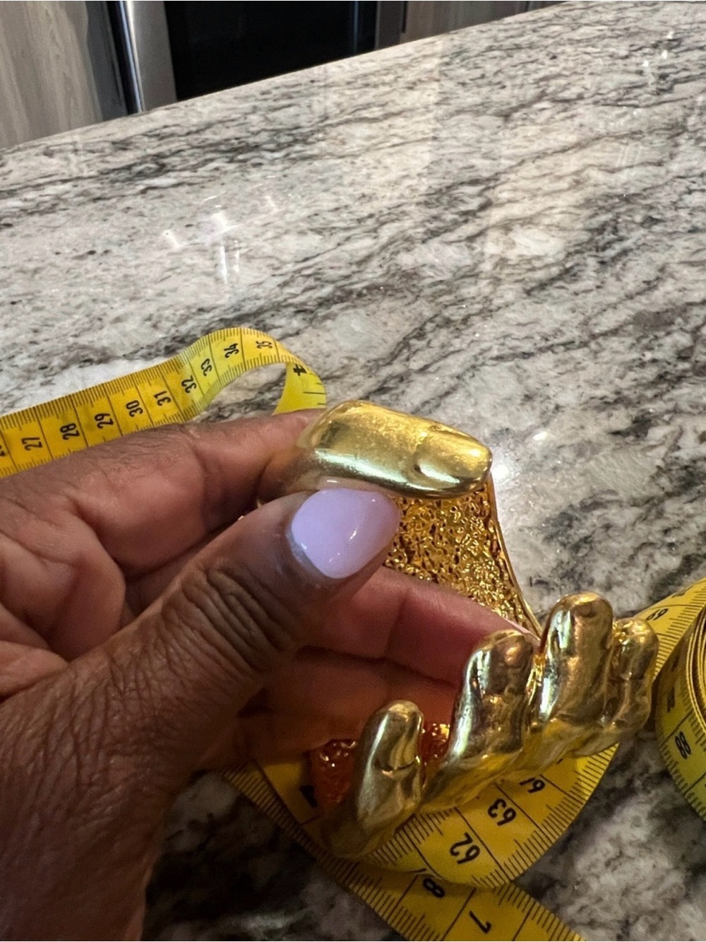 VINTAGE Gold Tone Sculpture Cuff Bracelet ‼️SHOW STOPPING ‼️ - Picture 11 of 13
